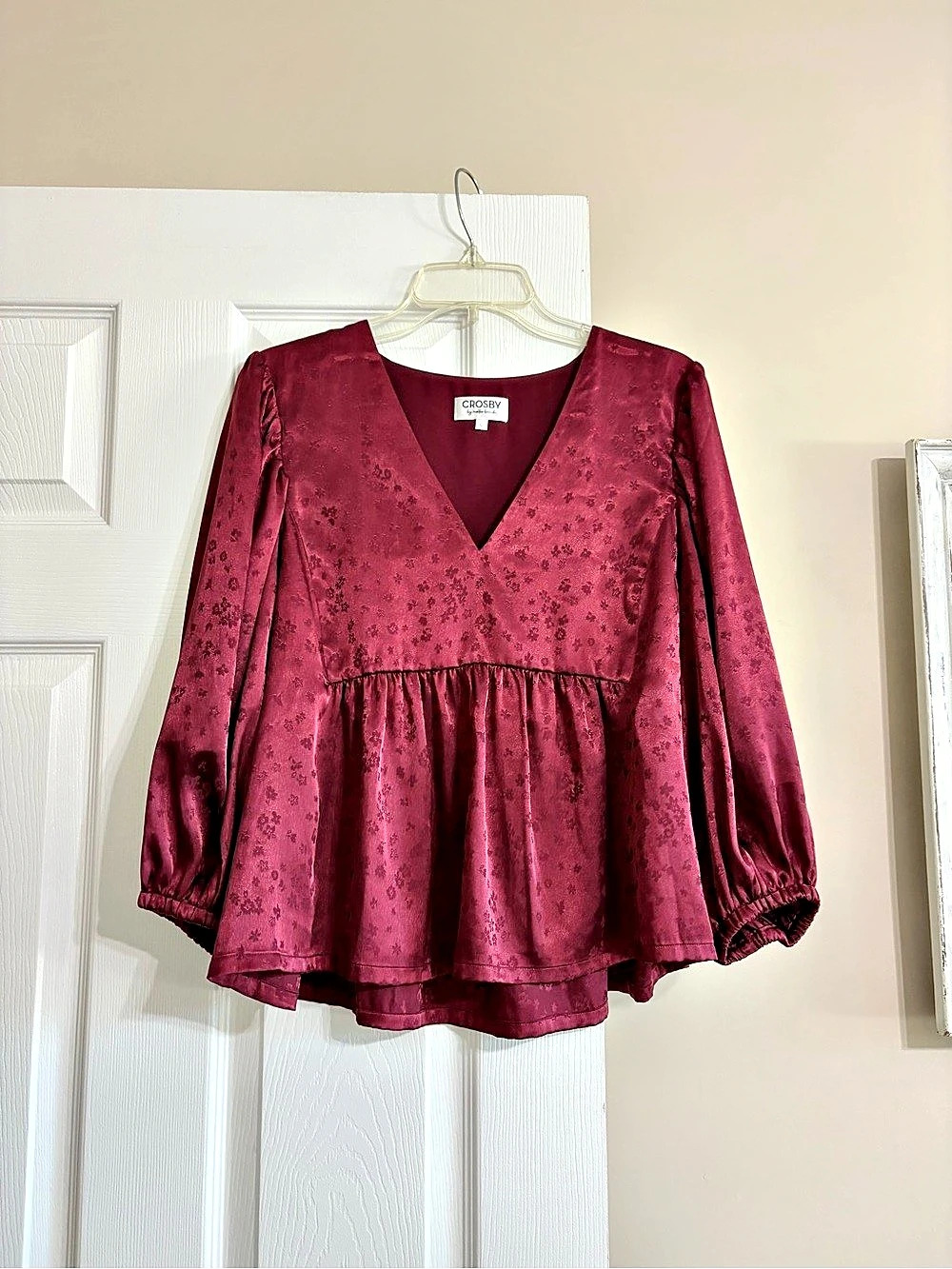 CROSBY by Mollie Burch Burgundy Floral Jacquard Blouse L